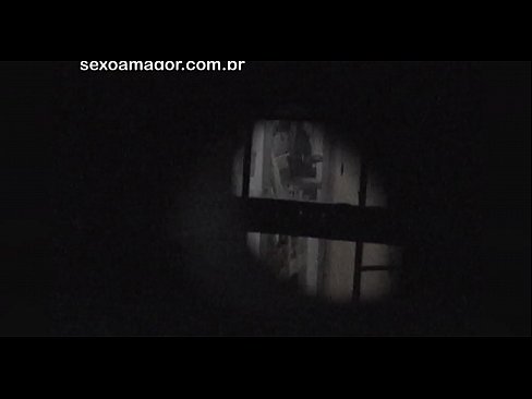 ❤️ Blondie filmohet fshehurazi nga një soditës i lagjes i fshehur pas tullave të zbrazëta ️ Porno ruse në sq.xxxshake.ru